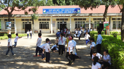 Kon Tum: Lan tỏa yêu thương nâng bước học sinh vùng khó khăn đến trường (3/10/2021)