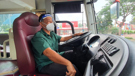 Gần 4 tháng hỗ trợ tuyến đầu chống dịch COVID-19 của các bác tài (21/10/2021)