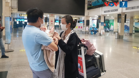 Sân bay Tân Sơn Nhất ngày đầu tiên khôi phục bay nội địa (10/10/2021)