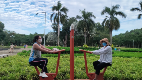 Người dân TP. HCM cẩn trọng phòng dịch khi sinh hoạt giải trí, thể thao nơi công cộng (10/10/2021)