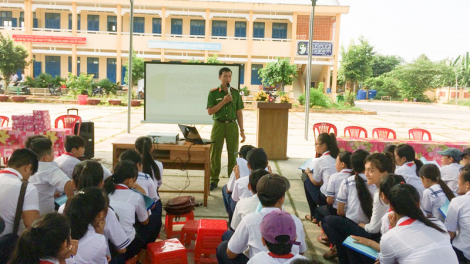 Cảnh báo tình trạng ma túy xâm nhập học đường (27/10/2021)