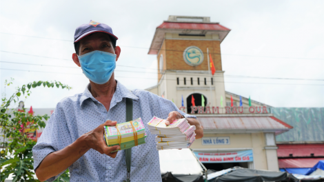 Cần Thơ: Sức mua tăng vọt, người bán vé số "trúng mùa" (23/10/2021)