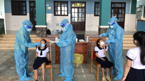 Hai trường học tại xã đảo Thạnh An, TP.HCM hoãn đón học sinh trở lại ngày mai (10/10/2021)