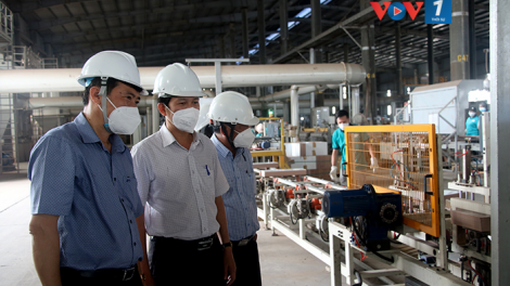 Đồng Tháp: Giải quyết mọi khó khăn để doanh nghiệp, nhà đầu tư sớm khôi phục sản xuất (13/10/2021)