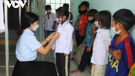 Kon Tum: Lan tỏa yêu thương nâng bước học sinh vùng khó khăn đến trường (04/10/2021)