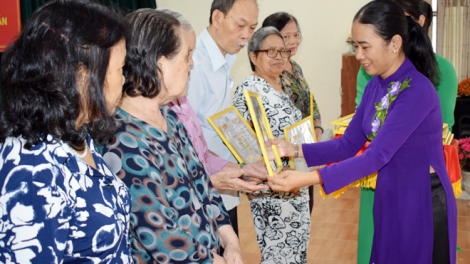 Những người cao tuổi vừa làm kinh tế giỏi, vừa làm tốt từ thiện tại Đà Nẵng (1/10/2021)