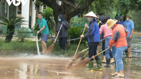 THỜI SỰ 18H CHIỀU 25/10/2021: Áp thấp nhiệt đới chuẩn bị mạnh lên thành bão - Các địa phương khẩn trương chuẩn bị ứng phó đợt mưa mới.