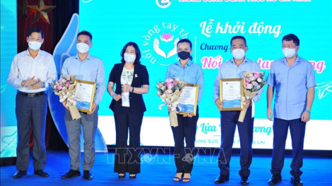 THỜI SỰ 18H CHIỀU 3/10/2021: "Nối vòng tay thương" chăm lo trẻ em mồ côi do đại dịch COVID-19.