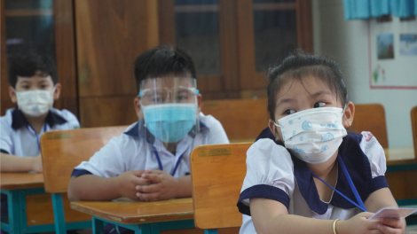 TP. Hồ Chí Minh: Phụ huynh, học sinh cuối cấp mong sớm được đến trường (3/11/2021)