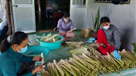 Người dân Cà Mau chủ động khôi phục sản xuất (2/11/2021)