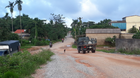 Quảng Trị: Nhiều lần điều chỉnh, 5 năm không làm xong tuyến đường chưa đầy 6 km (11/11/2021)