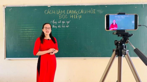 Gương giáo viên tiêu biểu trong đổi mới phương thức dạy học trực tuyến   (19/11/2021)