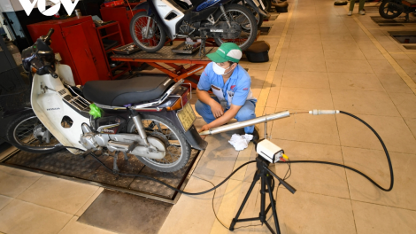 Đo kiểm tra khí thải xe mô tô, xe gắn máy đang lưu hành để cải thiện chất lượng không khí (17/11/2021)