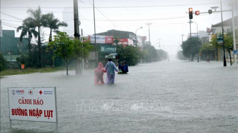 THỜI SỰ 21H30 ĐÊM 07/11/2021: Các tỉnh, thành phố từ Thừa Thiên Huế đến Khánh Hòa cần chủ động ứng phó với mưa lớn, ngập lụt, lũ quét, sạt lở đất.