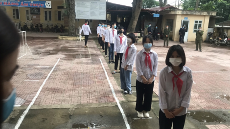 Hà Nội: Gần 4.000 học sinh lớp 9 huyện Ba Vì vui mừng quay trở lại trường học (8/11/2021)