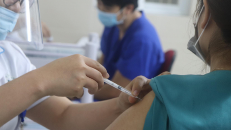 THỜI SỰ 6H SÁNG 26/11/2021: Ba người tử vong sau tiêm vaccine Covid-19 ở Thanh Hóa là do sốc phản vệ.