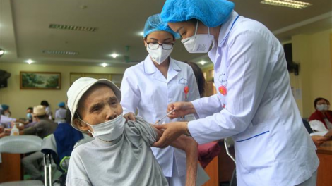 THỜI SỰ 21H30 ĐÊM 3/11/2021: Ưu tiên tiêm vaccine đủ liều cho người từ 50 tuổi trở lên.