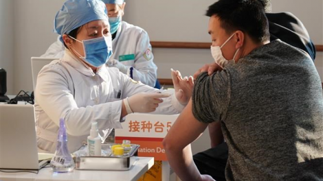 Nhật Bản bắt đầu phân phối vaccine Covid-19 mũi tăng cường, chuẩn bị kịch bản cho làn sóng thứ 6 (15/11/2021)