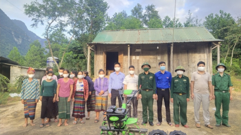 Máy cày lên đỉnh Trường Sơn , giúp đồng bào dân tộc thiểu số nâng cao năng suất lao động (16/11/2021)