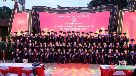 Hà Nội: Tuyên dương 90 thủ khoa xuất sắc tốt nghiệp các trường đại học, học viện năm 2021 (18/11/2021)