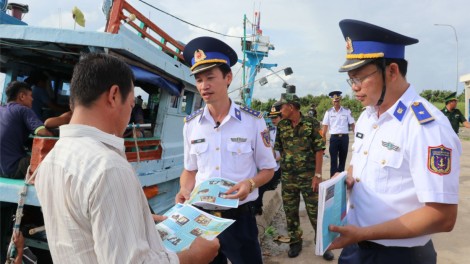 Phổ biến chính sách và pháp luật cho ngư dân khai thác trên biển (14/12/2021)