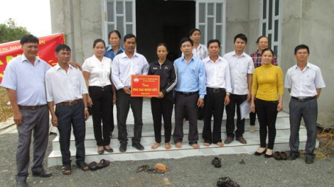 Những căn nhà đại đoàn kết ở Đắc Lắc- sưởi ấm cho những gia đình nghèo trong mùa đông giá lạnh (09/12/2021)