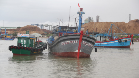 THỜI SỰ 12H TRƯA 17/12/2021: Các tỉnh miền Trung cấm tầu thuyền ra khơi bao gồm cả vận tải thủy nội địa do bão Rai