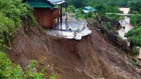Cần cảnh báo và di dời dân trước hiểm hoạ sạt lở đất (04+05/12/2021)