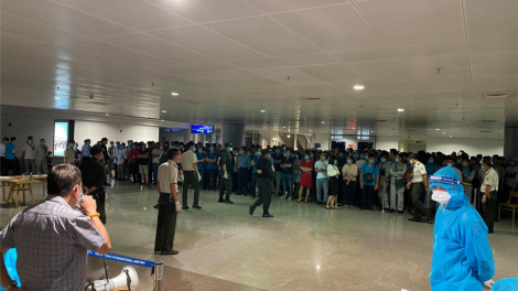 THỜI SỰ 6H SÁNG 7/2/2021: Đêm qua, TP Hồ Chí Minh cấp tốc lấy mẫu xét nghiệm COVID-19 đối với 1.000 nhân viên sân bay Tân Sơn Nhất