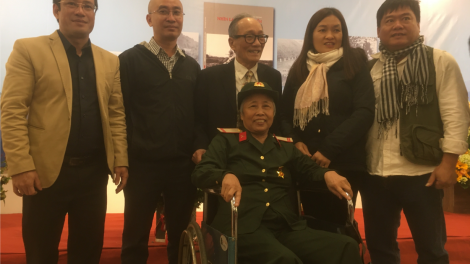 Nhà báo Trần Mạnh Thường, tác giả của cuốn sách ảnh về chiến tranh biên giới phía Bắc 1979 (17/2/2021)