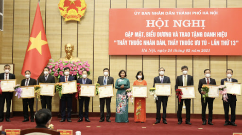 THỜI SỰ 6H SÁNG 25/2/2021: Hà Nội trao tặng danh hiệu ''Thầy thuốc nhân dân'', ''Thầy thuốc ưu tú'' cho 46 cá nhân.