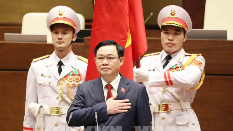 THỜI SỰ 12H TRƯA 31/3/2021: Trong phiên họp sáng nay, 100% đại biểu Quốc hội có mặt tán thành bầu đồng chí Vương Đình Huệ giữ chức vụ Chủ tịch Quốc hội, Chủ tịch Hội đồng bầu cử Quốc gia
