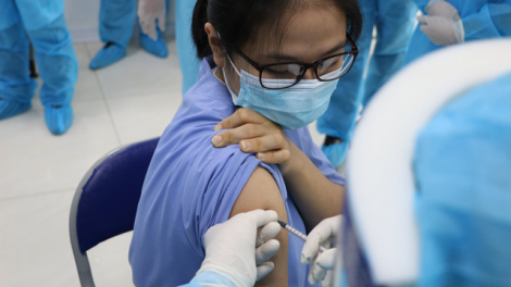 THỜI SỰ 12H TRƯA 24/03/2021: Gần 38.000 người được tiêm vaccine phòng COVID-19