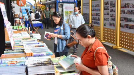 THỜI SỰ 12H TRƯA 18/4/2021: Ngày Sách Việt Nam lần thứ 8 lần đầu tiên được tổ chức tại TP.HCM