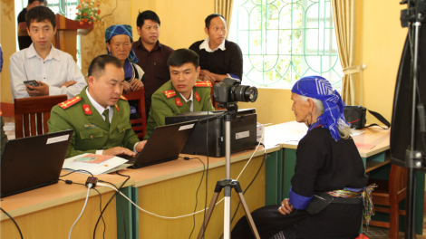 Hỗ trợ làm thẻ căn cước công dân ở vùng đồng bào dân tộc thiểu số Yên Bái (10/04/2021)