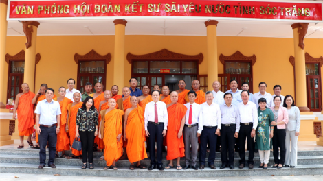 Phó Chủ tịch thường trực Quốc hội, Chủ tịch Ủy ban MTTQ Việt Nam thăm chúc tết Chôl Chnăm Thmây tại Sóc Trăng (10/04/2021)