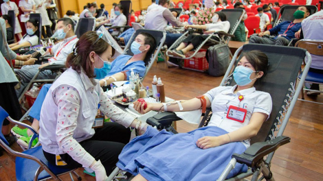 Dịch Covid-19 phức tạp: Nguy cơ thiếu máu lại hiện hữu (14/5/2021)