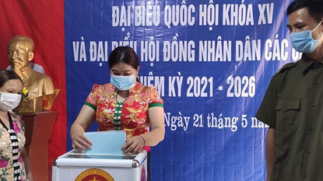 Nghệ An: Cử tri nô nức đi bầu cử sớm (21/5/2021)