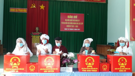 THỜI SỰ 12H TRƯA 23/5/2021: Gần 70 triệu cử tri đến hơn 80.000 khu vực bỏ phiếu toàn quốc, bầu 500 ĐBQH khóa XV và gần 269.000 đại biểu HĐND các cấp, nhiệm kỳ 2021-2026