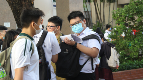 TPHCM: Phụ huynh yên tâm hơn khi con thi học kỳ II sớm (6/5/2021)