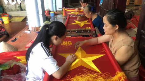 Từ Vân- ngôi làng “thổi hồn” vào những lá cờ Tổ quốc (22/05/2021)