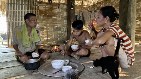 Những mâu thuẫn khó tìm lời giải trong hành trình tìm sinh kế của người Đan Lai (20/05/2021)
