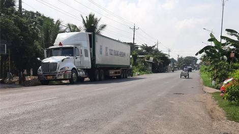 Tiền Giang: Đoàn xe tải đường dài Bắc Nam liên tục "ăn hàng", cần giải pháp phòng ngừa dịch bệnh (18/05/2021)