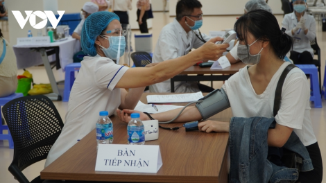 Dốc sức phục vụ chiến dịch tiêm vaccine lớn nhất lịch sử tại TP.HCM (21/6/2021)