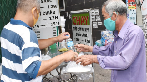 Gian hàng 0 đồng cho người dân khu vực cách ly của nhóm BHĐX thiện tâm (10/6/2021)