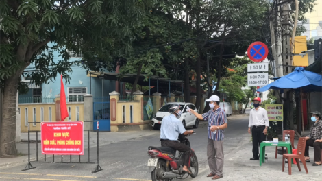 Đà Nẵng: Tổ phòng, chống Covid-19 cộng đồng tăng cường giám sát y tế với người cách ly tại nhà (29/6/2021)
