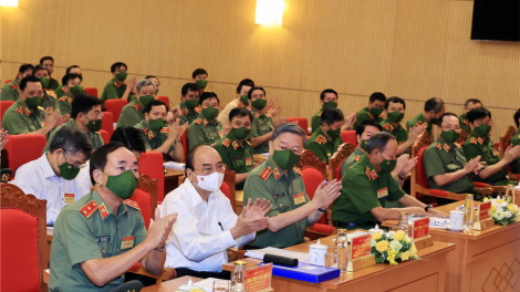 CT nước Nguyễn Xuân Phúc dự Hội nghị sơ kết 6 tháng của Bộ Công an (21/6/2021)