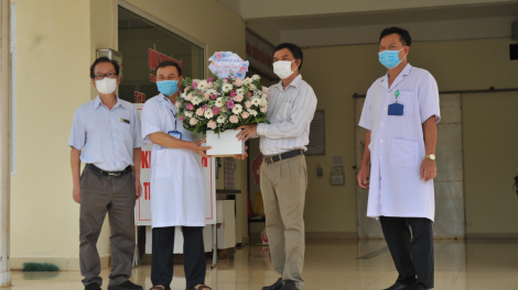 Bệnh nhân nguy kịch xuất viện – động lực lớn của các y bác sĩ trong cuộc chiến chống dịch COVID-19 (29/6/2021)
