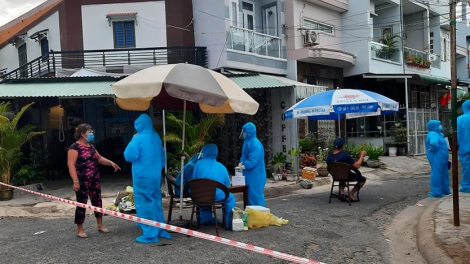 Khánh Hòa: Người dân dần thích nghi với cuộc sống trong khu phong tỏa (13/7/2021)