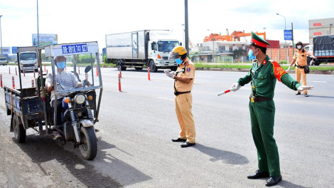 Vững tay lái trọn niềm vui: Tôn trọng lực lượng chốt kiểm soát lưu thông, đồng lòng chống dịch (14/7/2021)